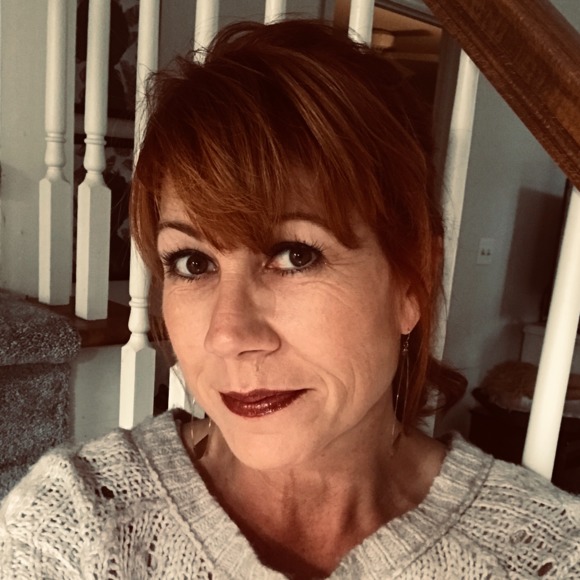 Meet your Posher, Julie - Picture 1 of 1